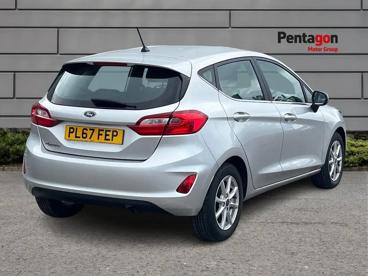 2017-ford-fiesta-11-ti-vct-zetec-5d-big-4