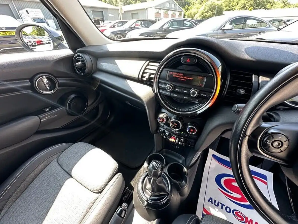 2015-mini-cooper-15-cooper-5d-big-20