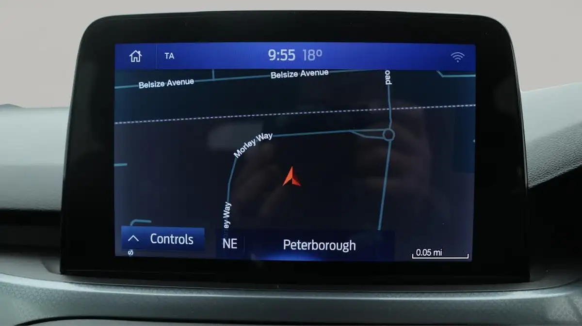 2019-ford-focus-10t-active-hatchback-big-11