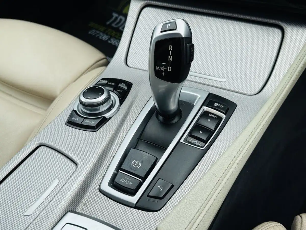 2016-bmw-5-series-20td-520d-m-sport-188bhp-saloon-4d-auto-big-13