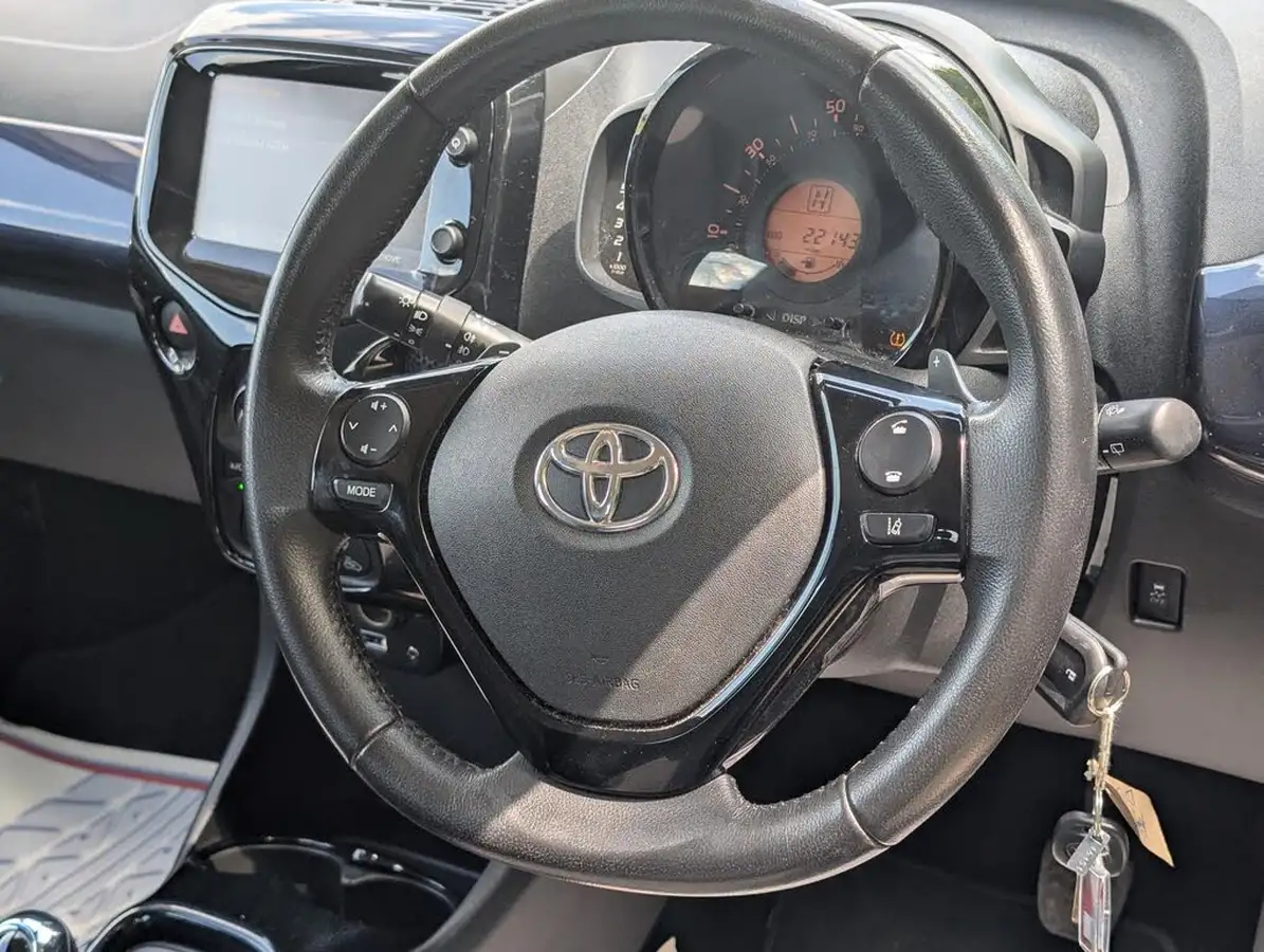 2017-toyota-aygo-10-vvt-i-x-pression-tss-5d-x-shift-big-11