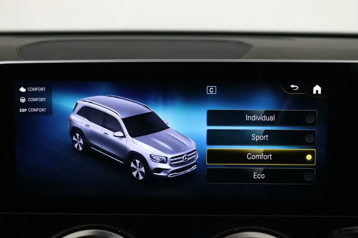 2020-mercedes-benz-glb-class-20d-glb200d-amg-line-premium-4matic-big-40