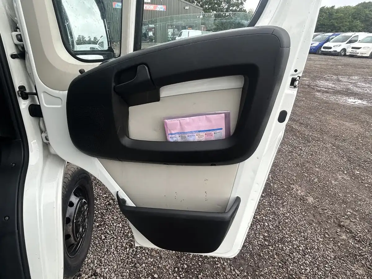 2017-citroen-relay-20bluehdi-35-l3h2-enterprise-130eu6-big-21