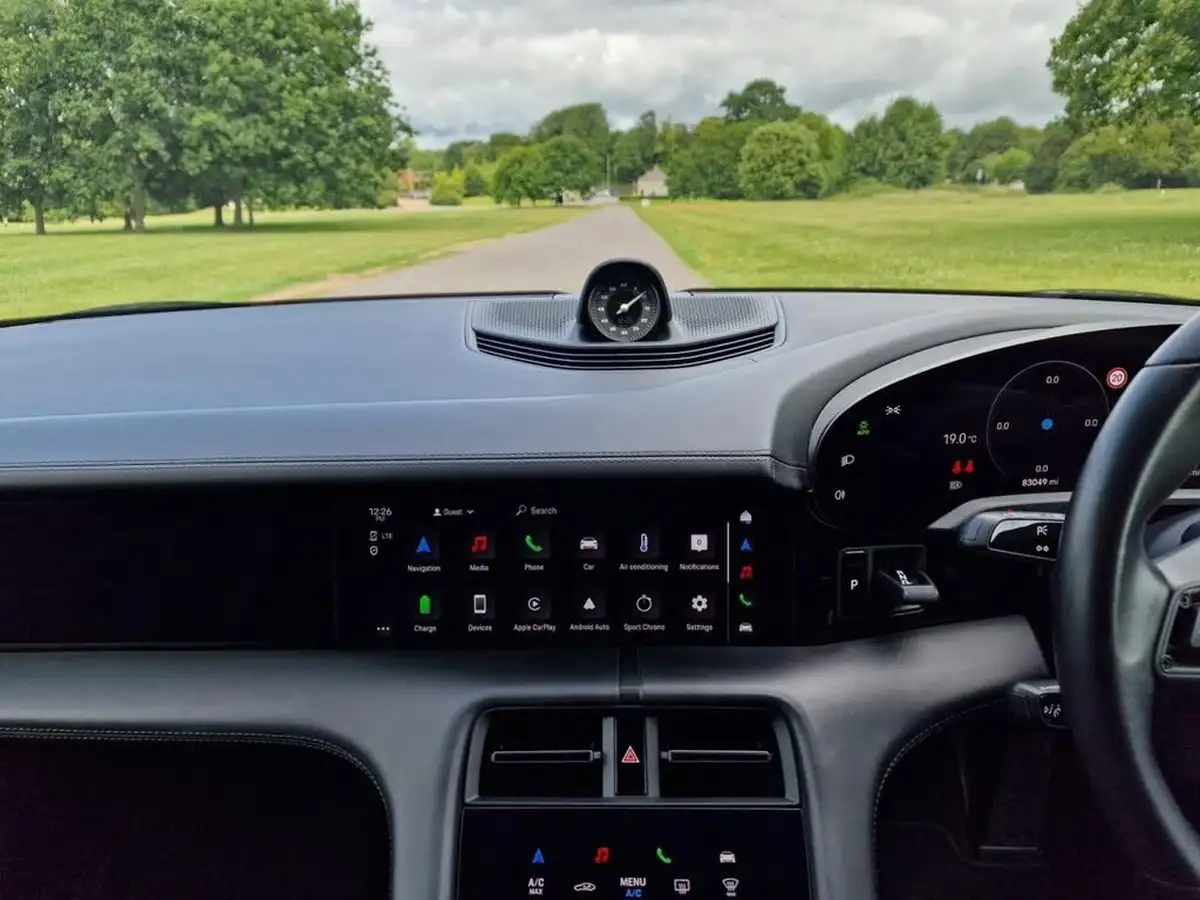 2021-porsche-taycan-e-4s-571ps-performance-battery-plus-big-14