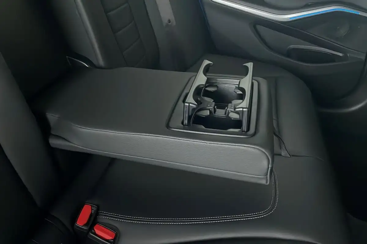 2020-bmw-3-series-20-330e-sport-pro-saloon-4d-big-22