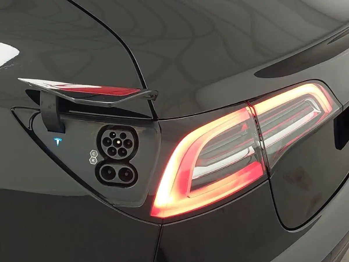 2021-tesla-model-3-e-standard-plus-big-15