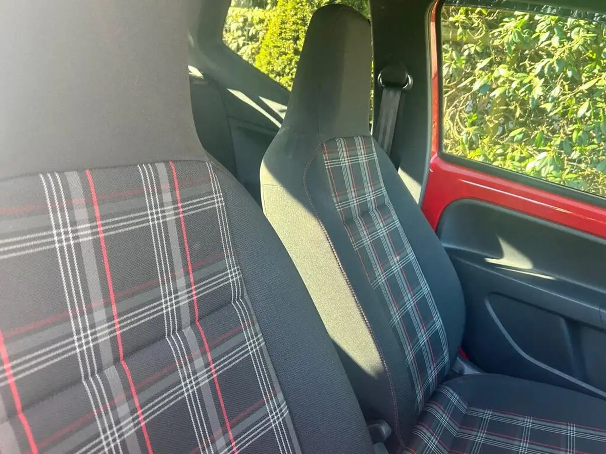 2019-volkswagen-up-10-gti-3d-big-6