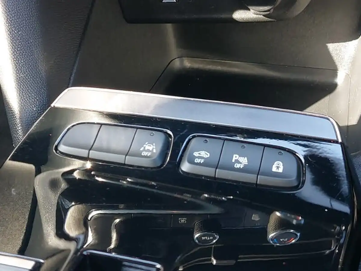 2021-vauxhall-mokka-e-se-premium-big-15