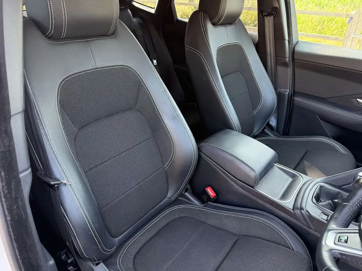 2019-jaguar-e-pace-20-i4d-r-dynamic-150ps-big-14