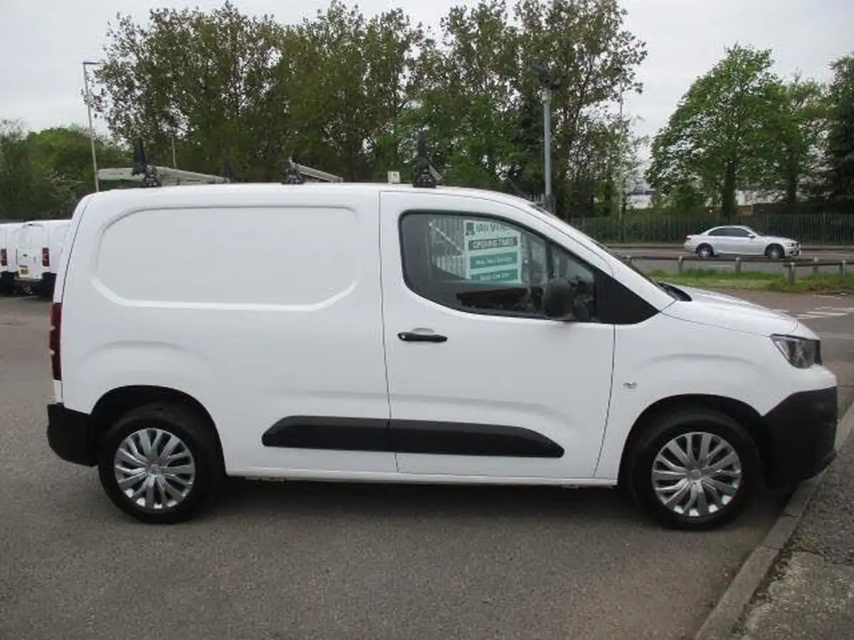 2019-peugeot-partner-16bluehdi-1000-professional-big-2