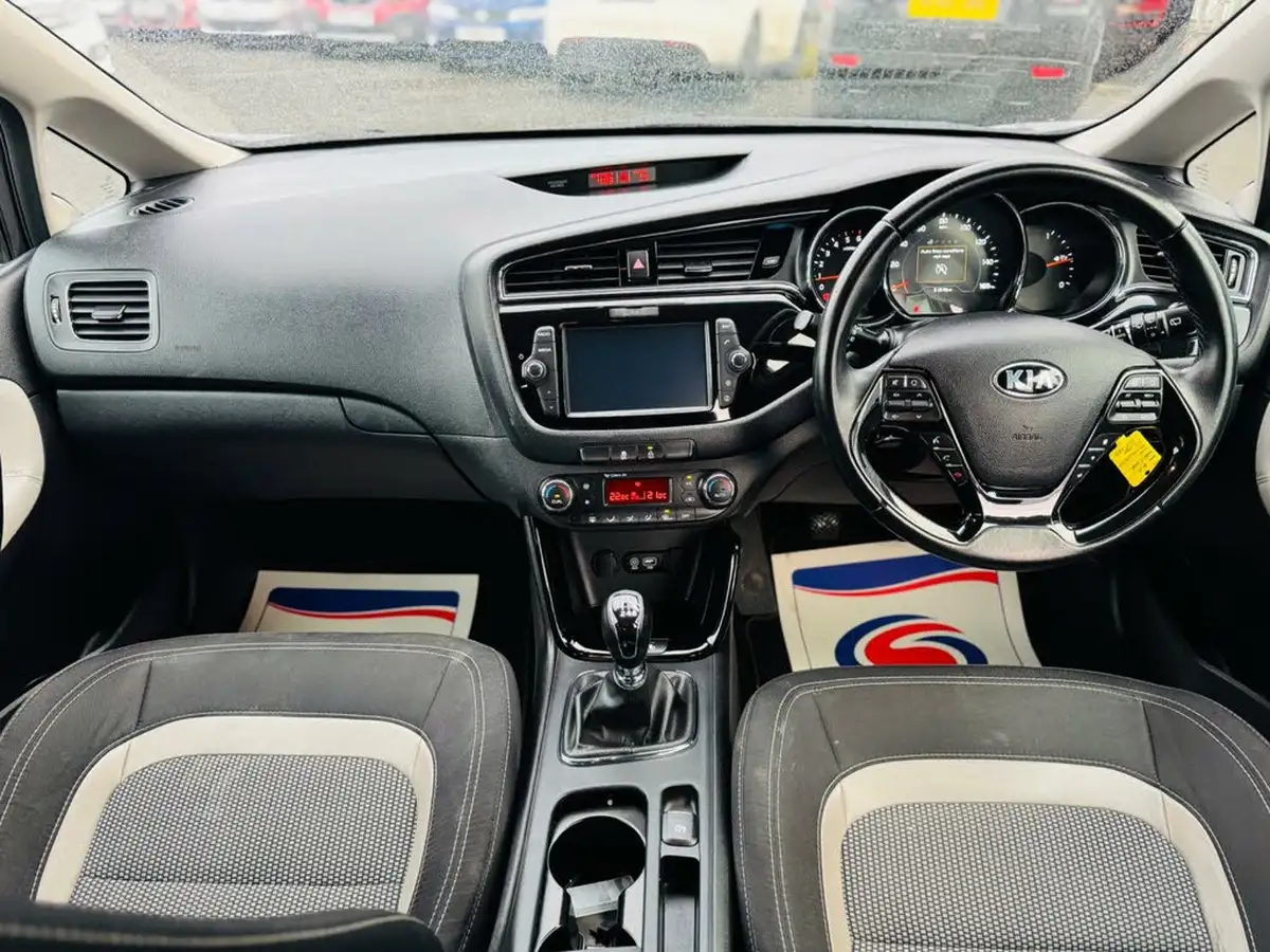 2017-kia-ceed-16crdi-3-hatchback-big-28