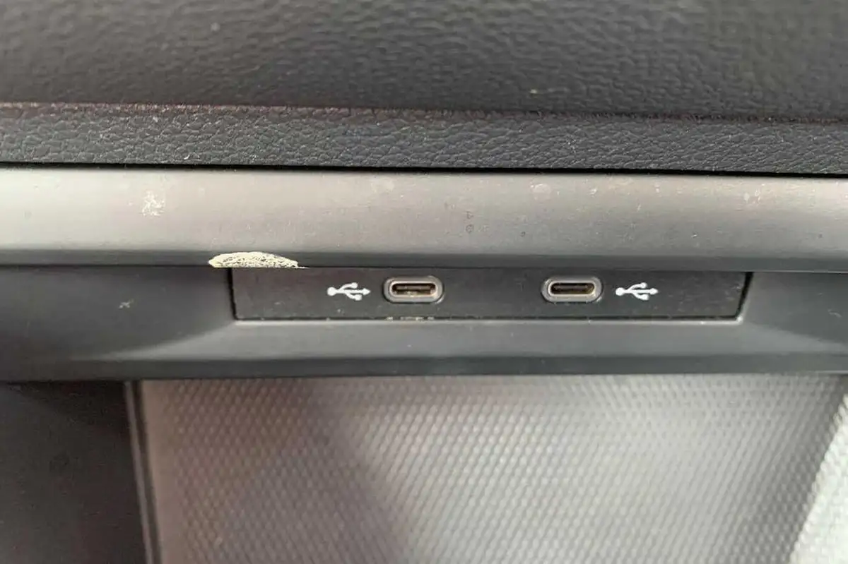 2022-volkswagen-golf-15-tsi-active-150ps-big-21