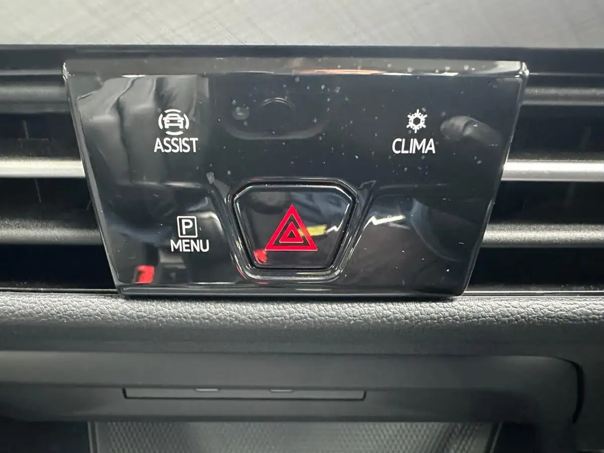 2023-volkswagen-golf-15-tsi-life-130ps-hatchback-big-25