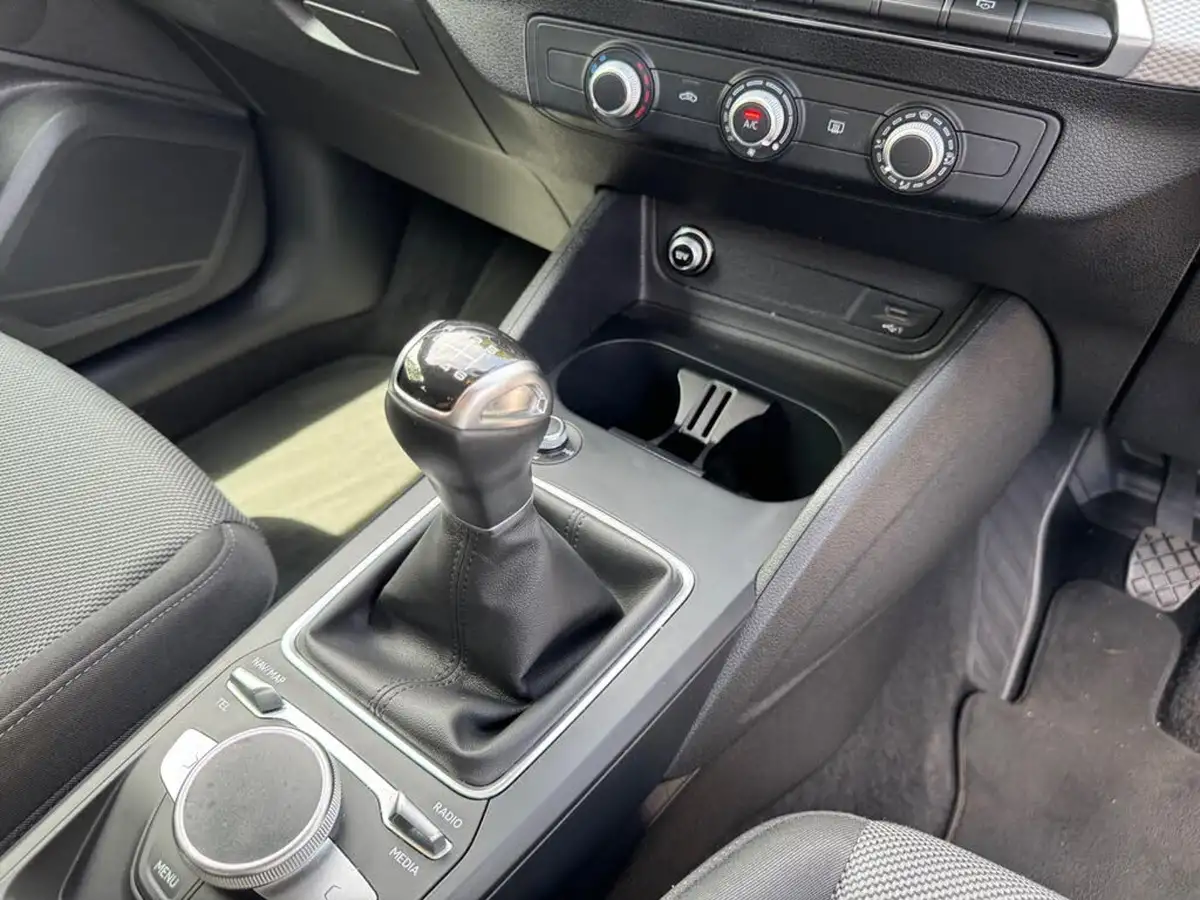 2021-audi-q2-10-30-tfsi-sport-big-12