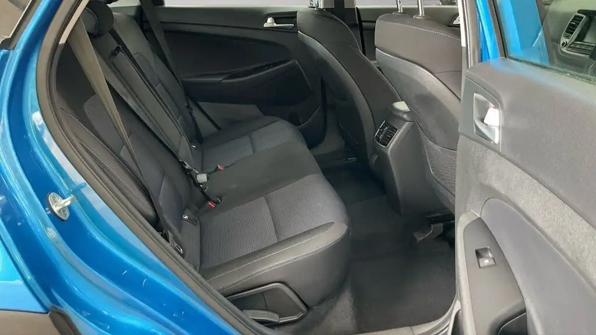 2018-hyundai-tucson-17crdi-blue-drive-se-nav-116ps-big-12