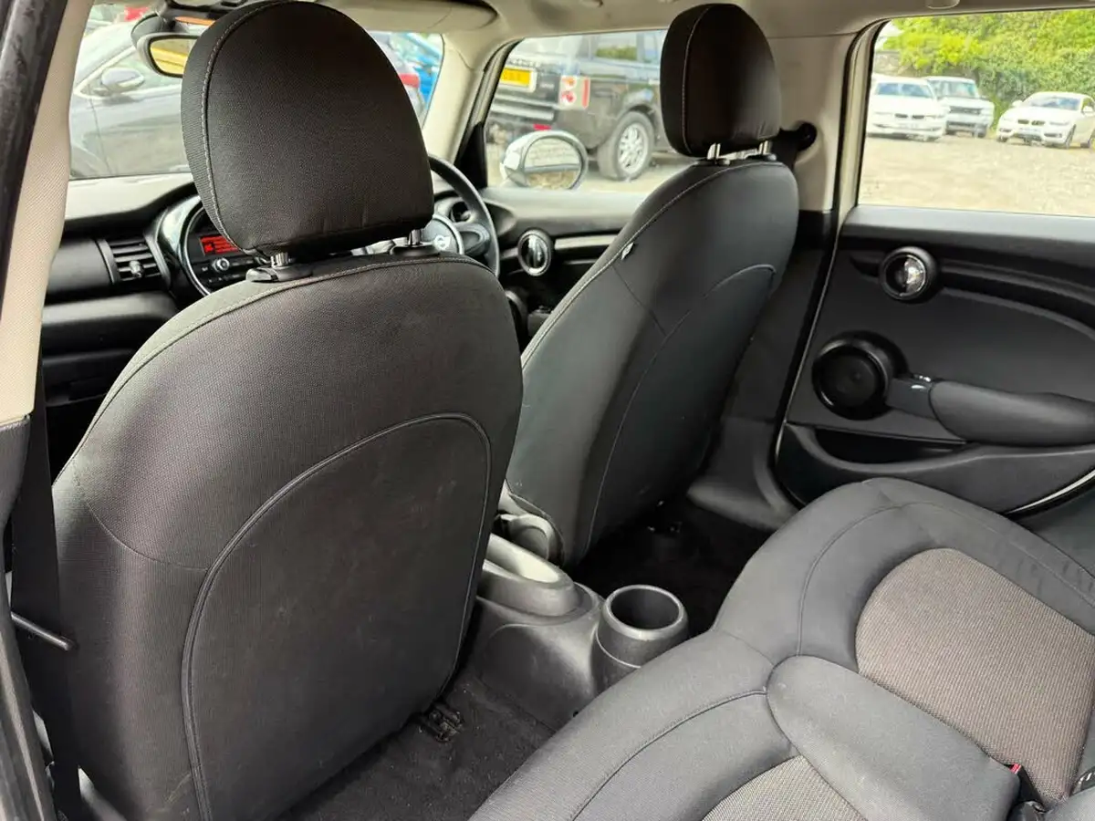 2015-mini-cooper-12-one-ss-5d-big-28