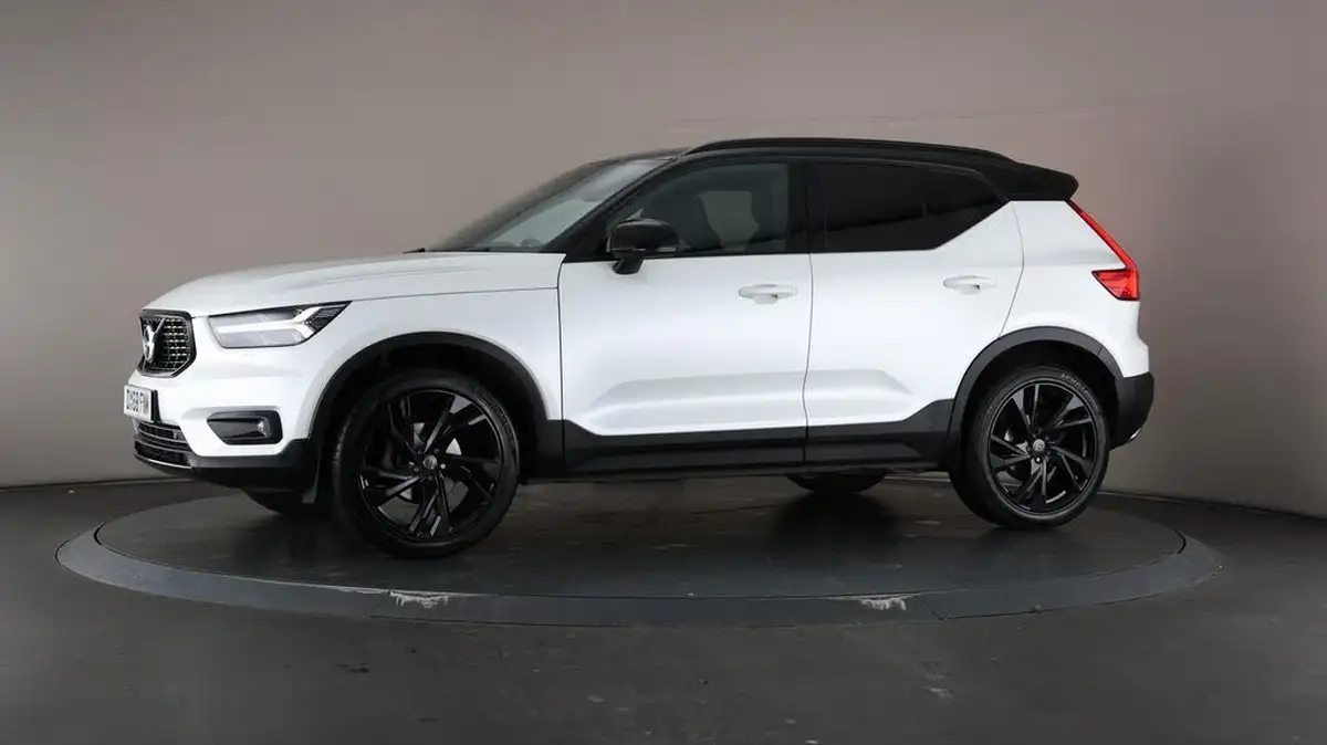 2018-volvo-xc40-15-t3-r-design-pro-big-41