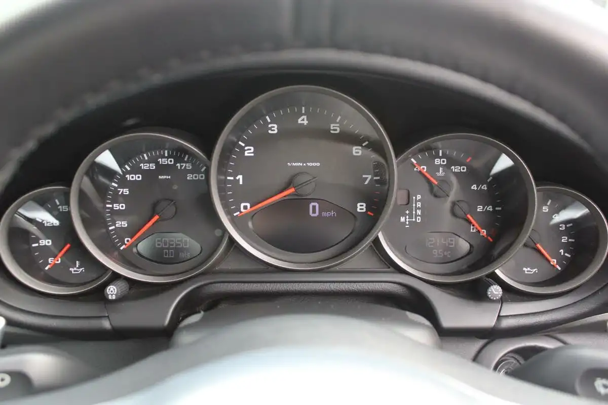 2010-porsche-911-36-carrera-coupe-pdk-big-24