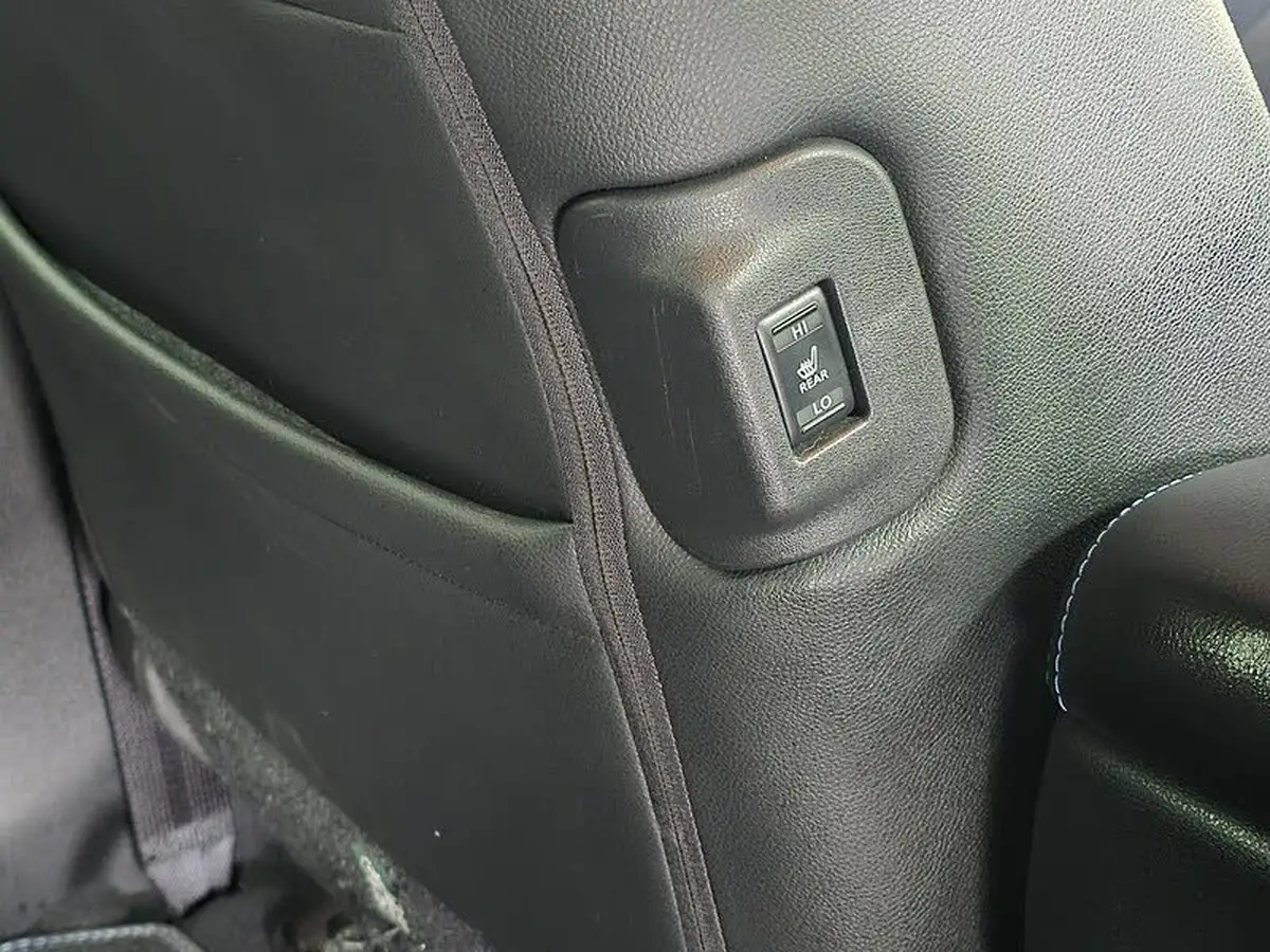 2018-nissan-leaf-e-tekna-110kw-big-13