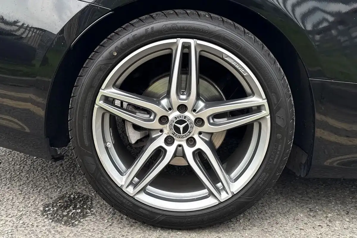2018-mercedes-benz-e-class-20d-e220d-amg-line-ss-coupe-2d-big-12