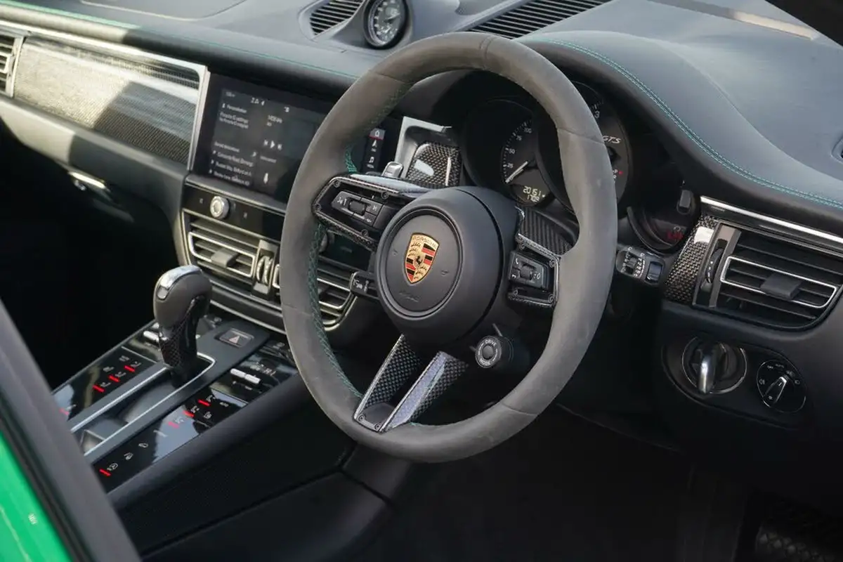 2023-porsche-macan-29-v6-gts-big-13