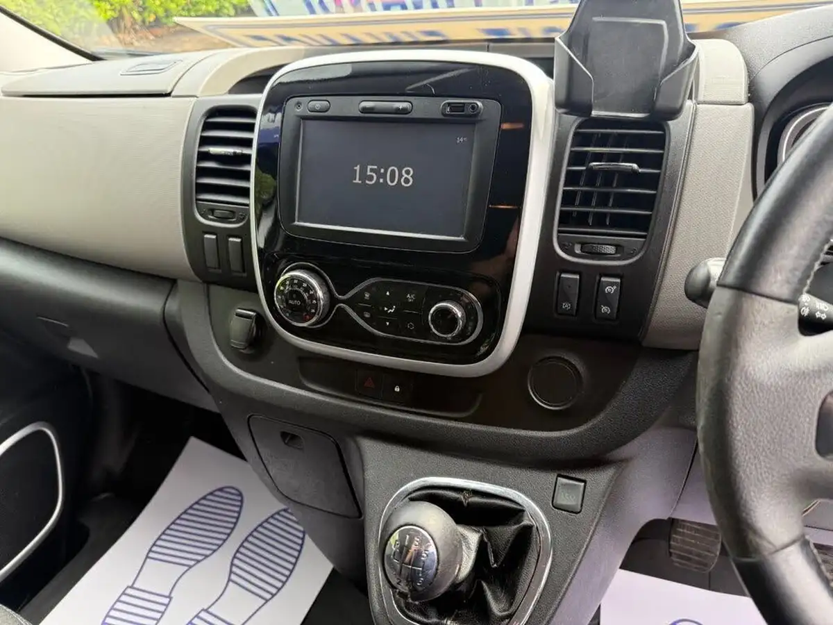 2018-renault-trafic-16dci-ll29-145-sport-nav-energy-145-e6-crew-van-big-16