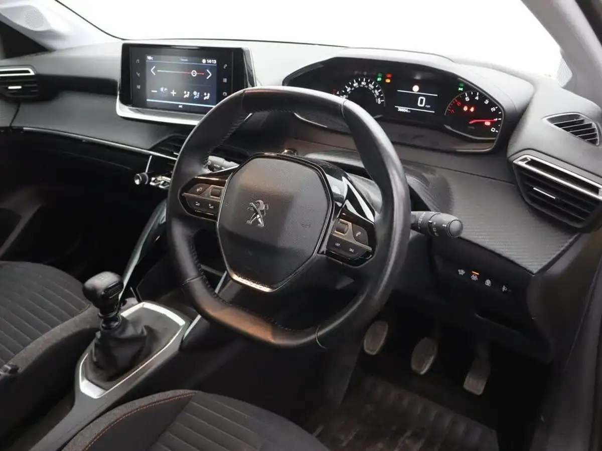2020-peugeot-208-12-puretech-active-100bhp-big-11