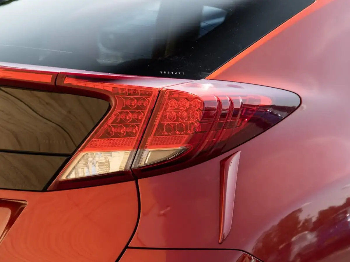 2014-honda-civic-18-se-plus-hatchback-auto-big-8