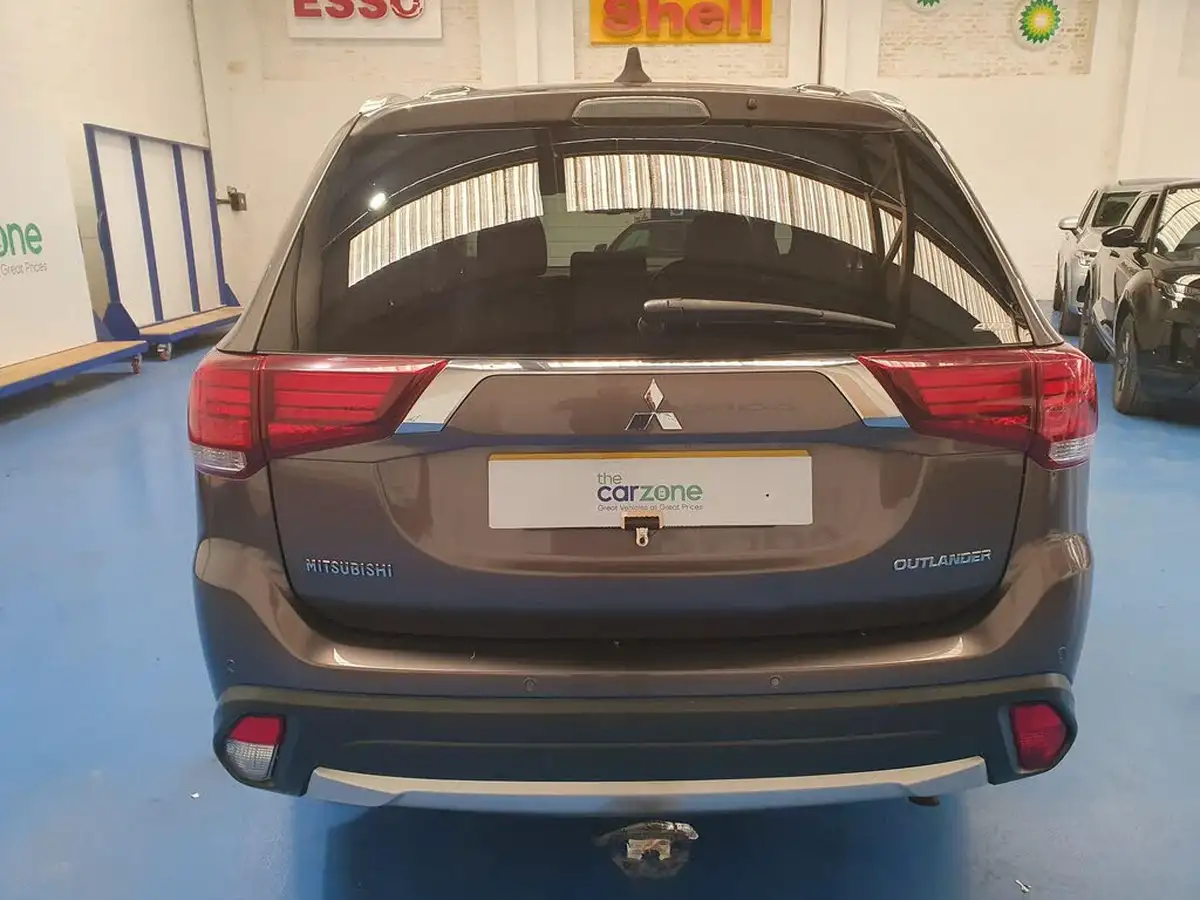 2017-mitsubishi-outlander-22di-d-3-big-3