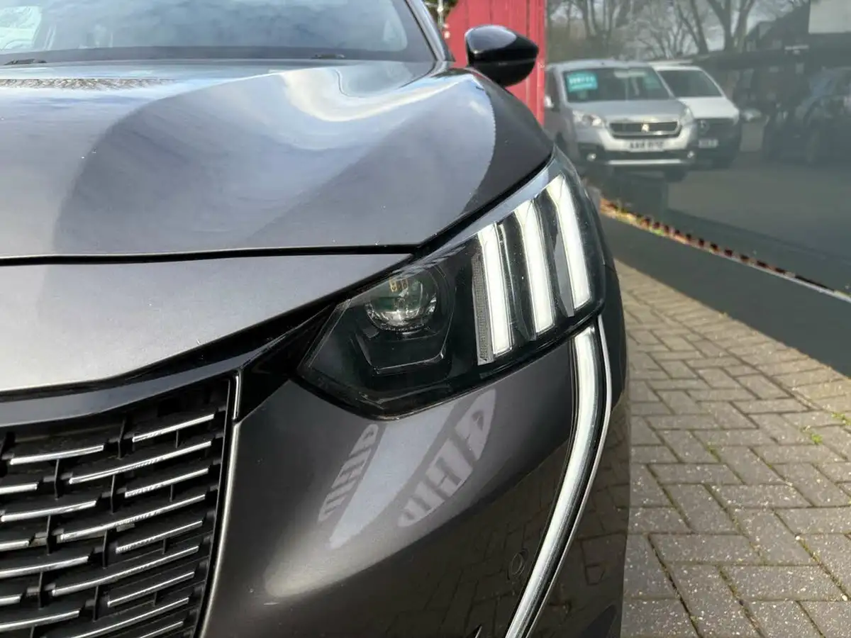 2020-peugeot-208-12-puretech-gt-line-100bhp-big-9