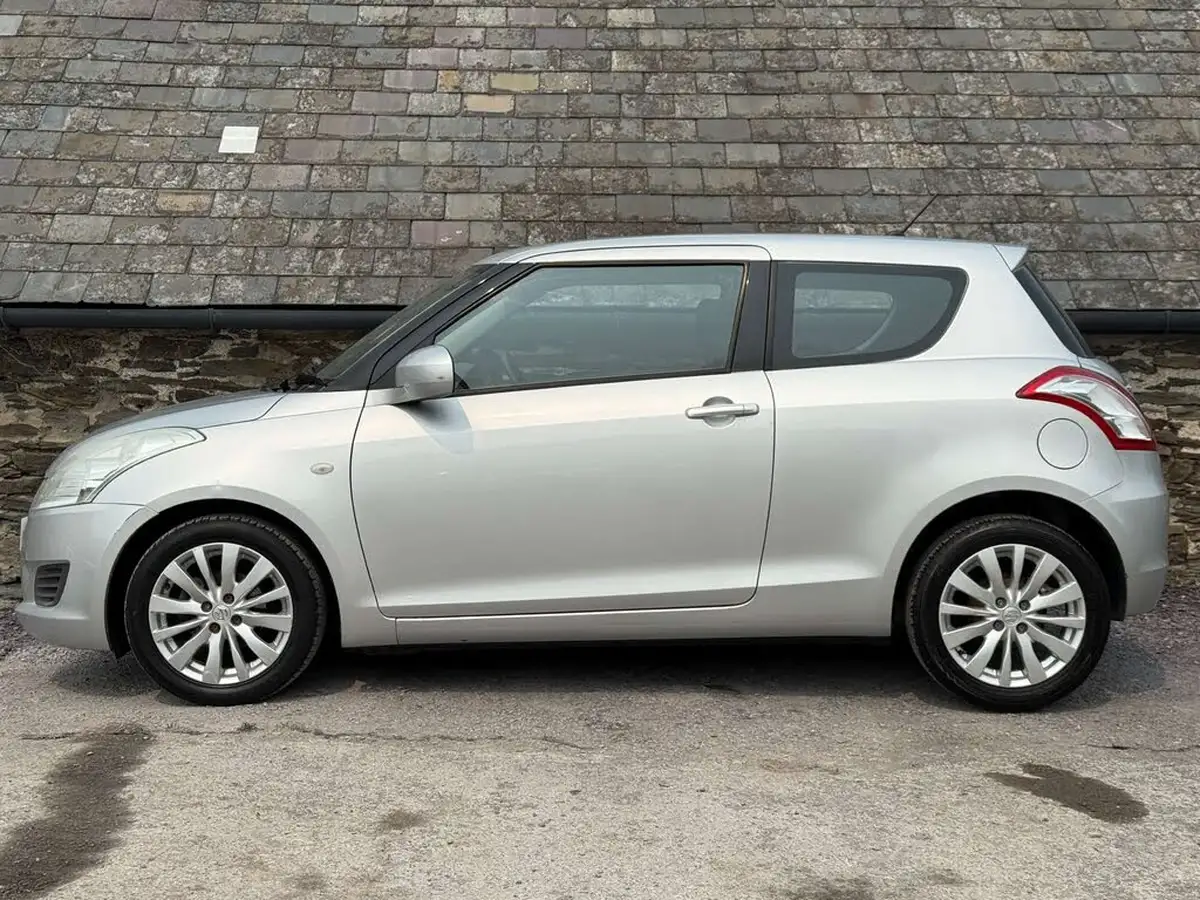 2011-suzuki-swift-12-sz3-3d-big-9