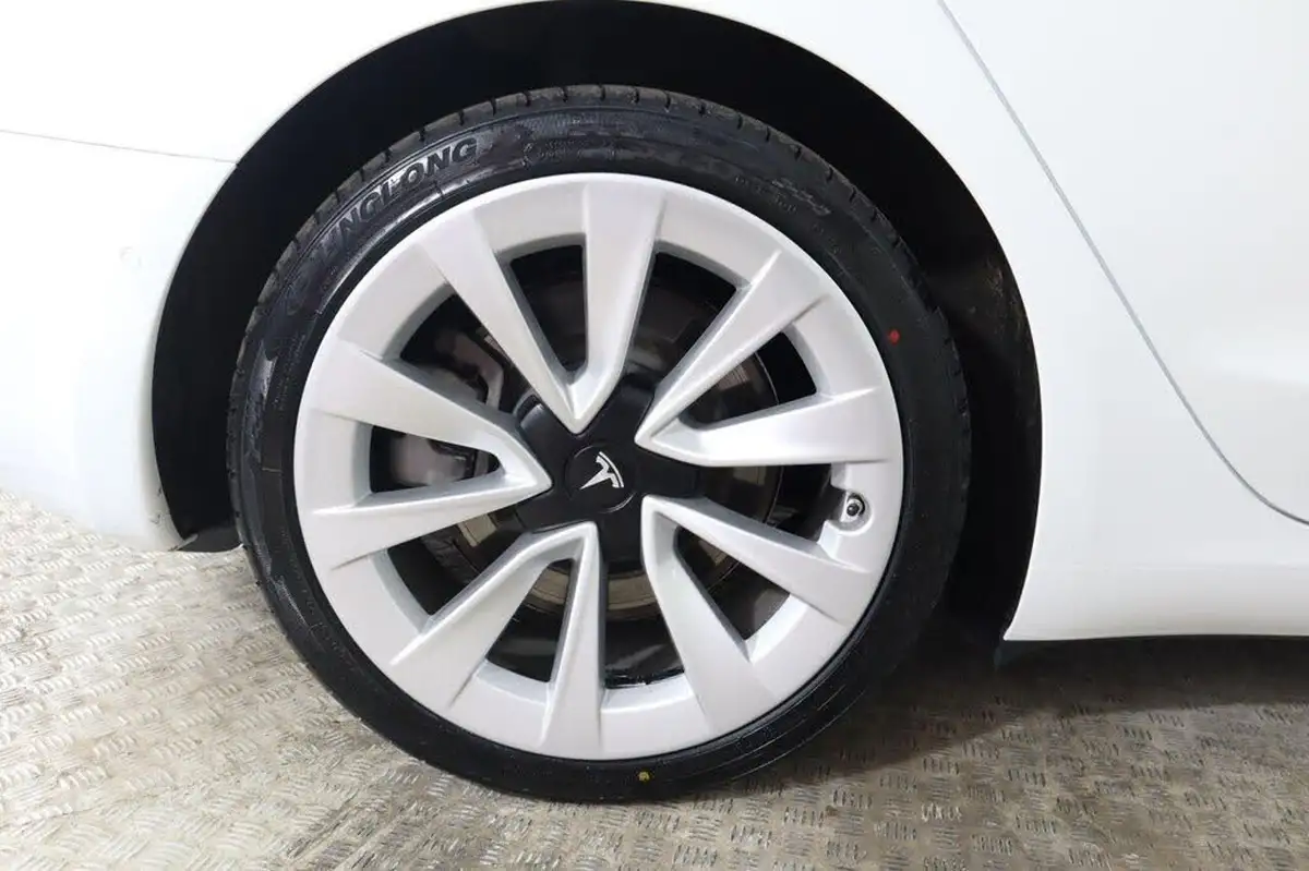 2021-tesla-model-3-e-long-range-4x4-big-21