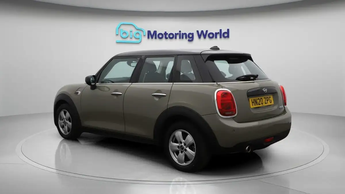 2020-mini-countryman-15-cooper-classic-big-5