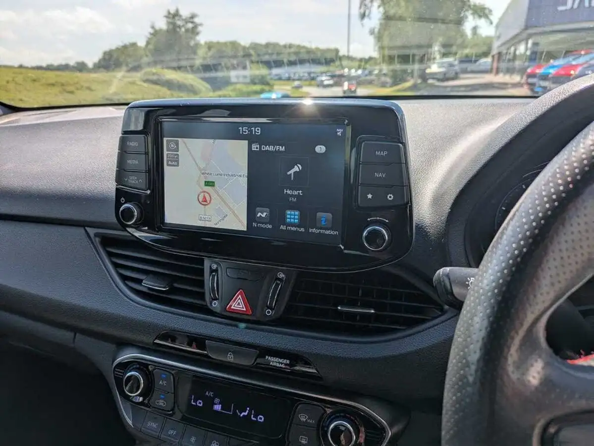 2019-hyundai-i30-n-20-t-gdi-n-performance-fastback-big-12