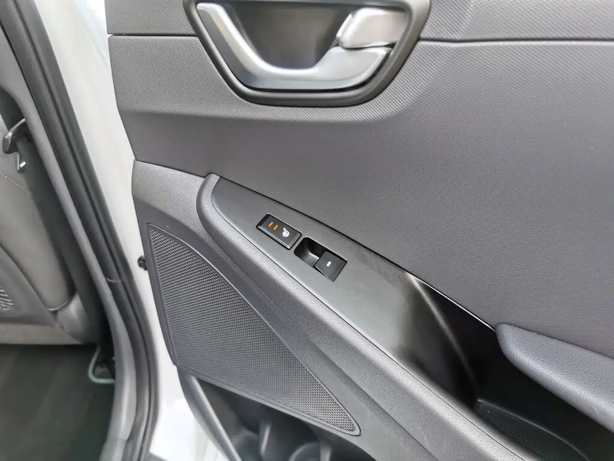 2019-hyundai-ioniq-e-premium-se-electric-88kw-big-30