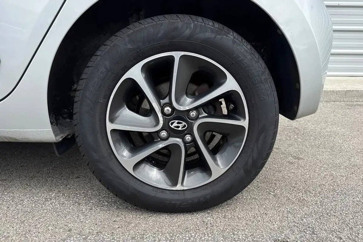 2018-hyundai-i10-10-premium-66ps-big-12