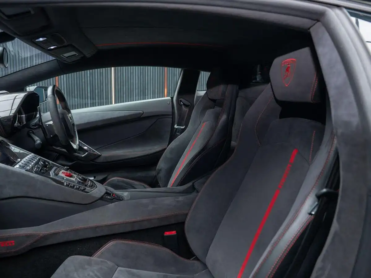 2016-lamborghini-aventador-65-lp-750-4-superveloce-coupe-big-55
