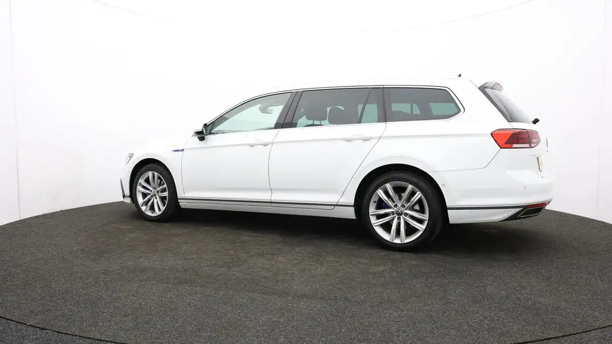 2021-volkswagen-passat-14-tsi-gte-estate-5d-big-75