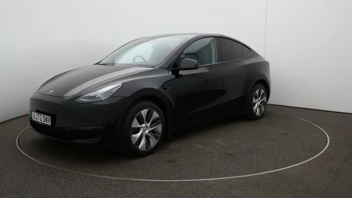 2022-tesla-model-y-e-long-range-big-3