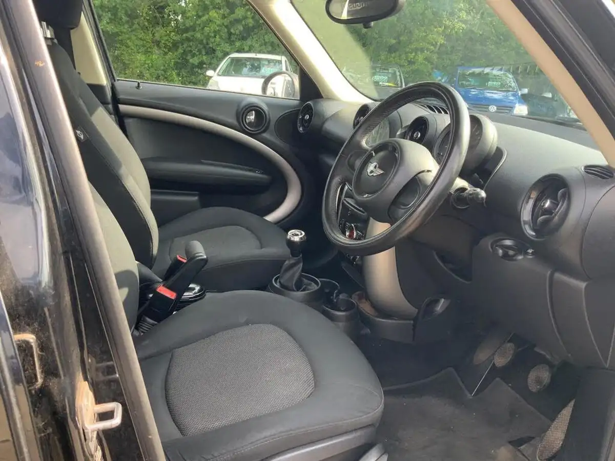 2014-mini-countryman-16-one-98bhp-big-33