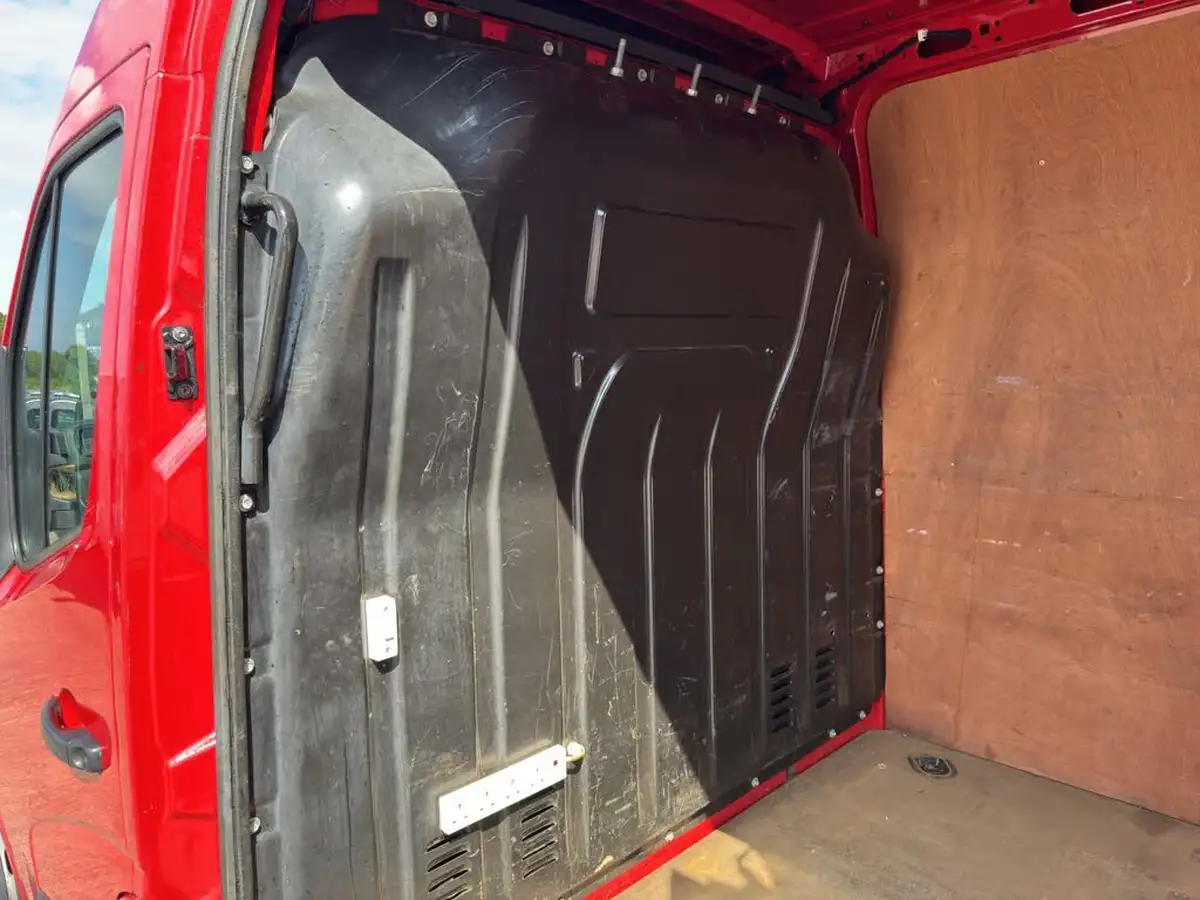 2022-renault-master-23dci-lml35tw-145-business-rwd-big-28