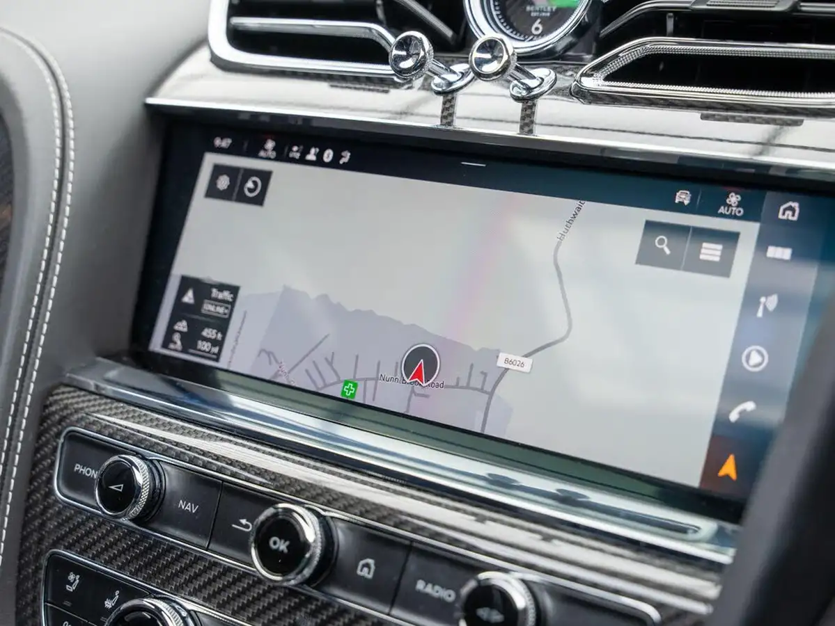 2019-bentley-bentayga-40-v8-big-7