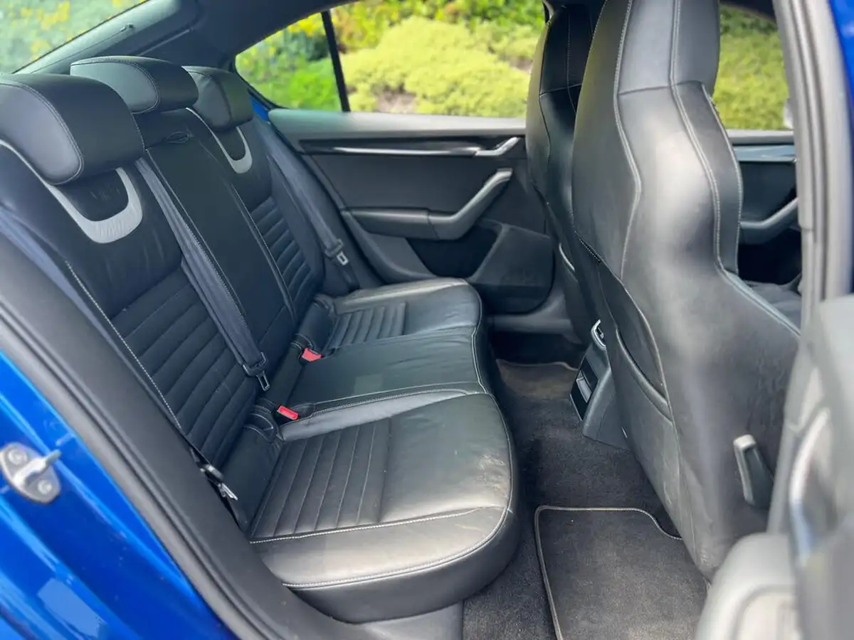 2014-skoda-octavia-20tdi-vrs-hatchback-dsg-big-23