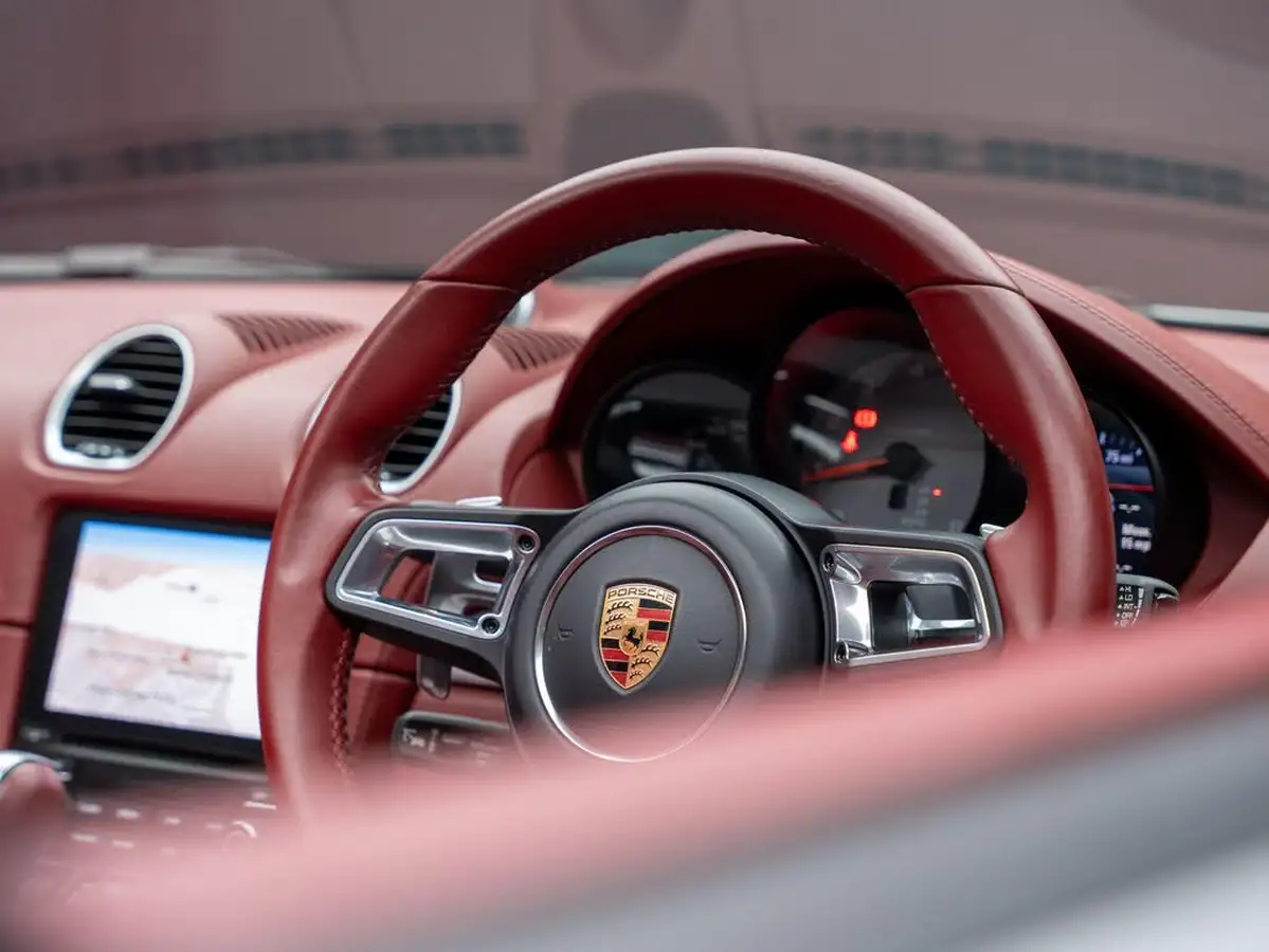 2017-porsche-boxster-718-25-boxster-s-pdk-big-39