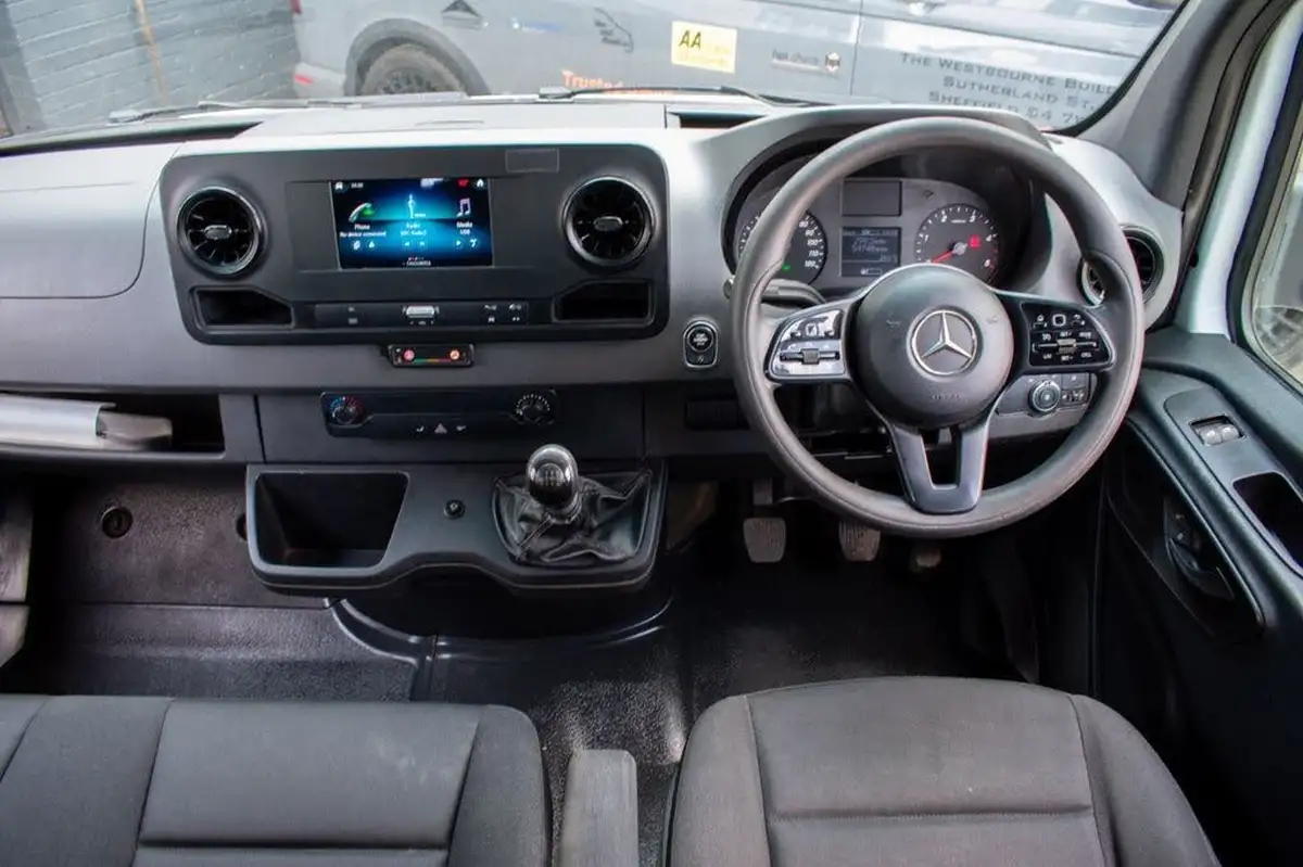2021-mercedes-benz-sprinter-big-8