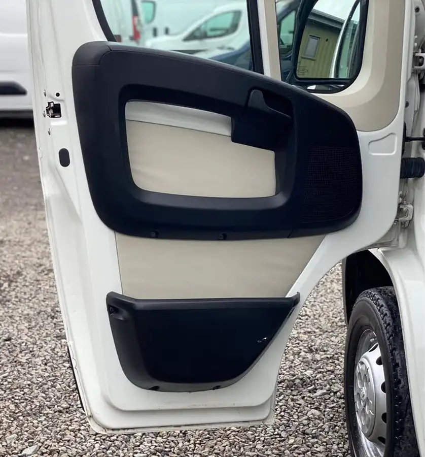 2019-peugeot-boxer-20-bluehdi-professional-335-l3-h2-big-55
