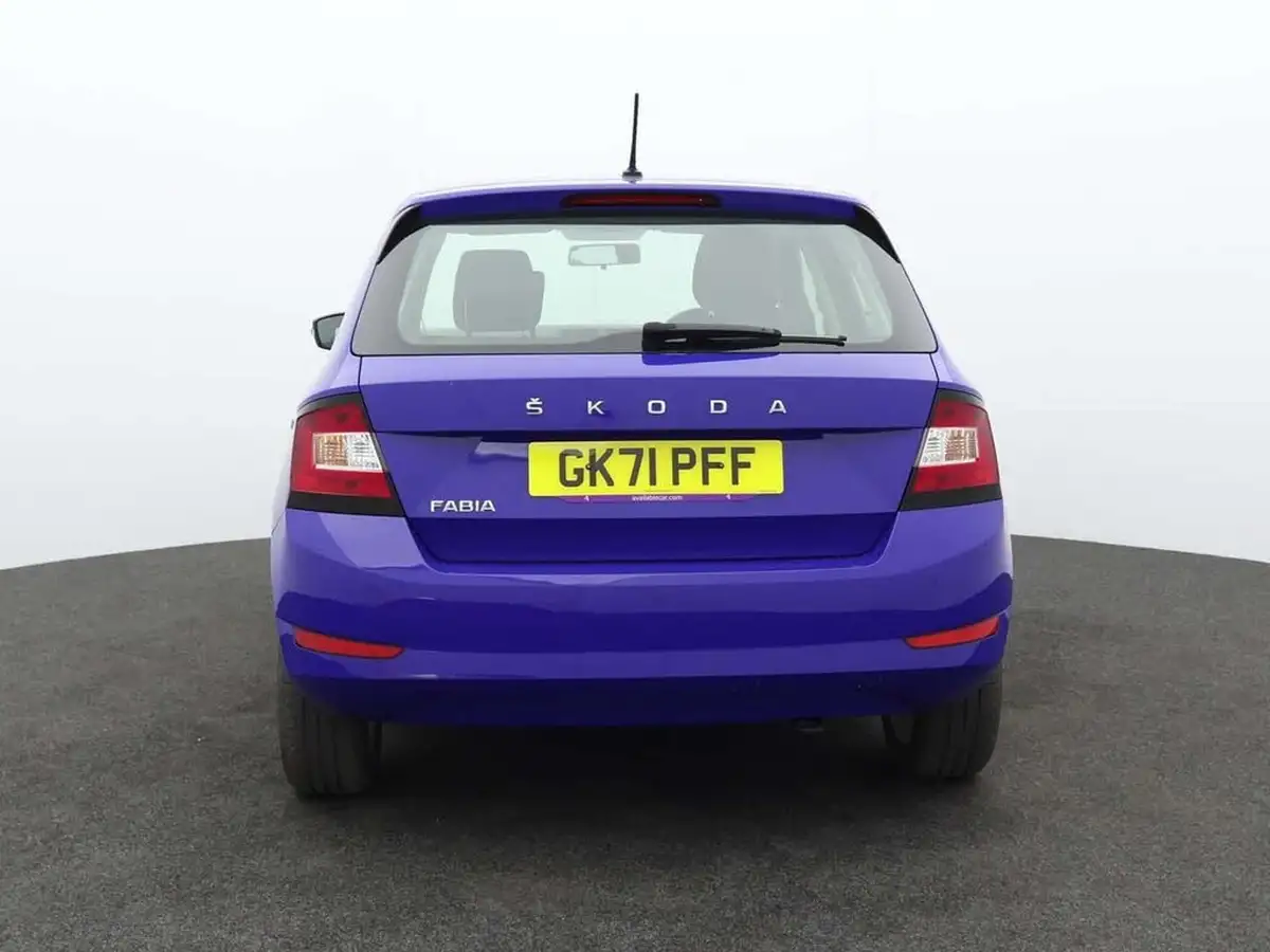 2021-skoda-fabia-10-mpi-se-big-3