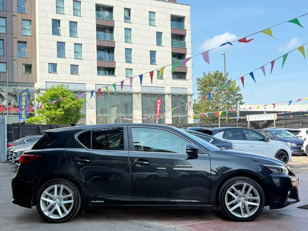 2020-lexus-ct-200h-18-ct-big-9