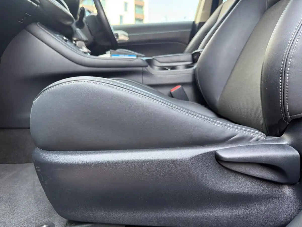 2020-lexus-ct-200h-18-ct-big-33