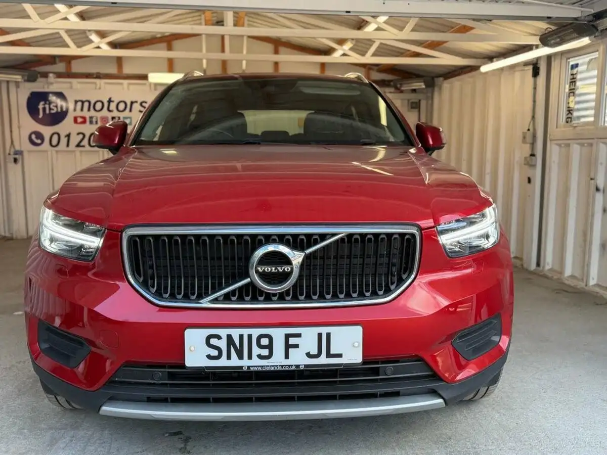 2019-volvo-xc40-15-t3-momentum-163bhp-big-8